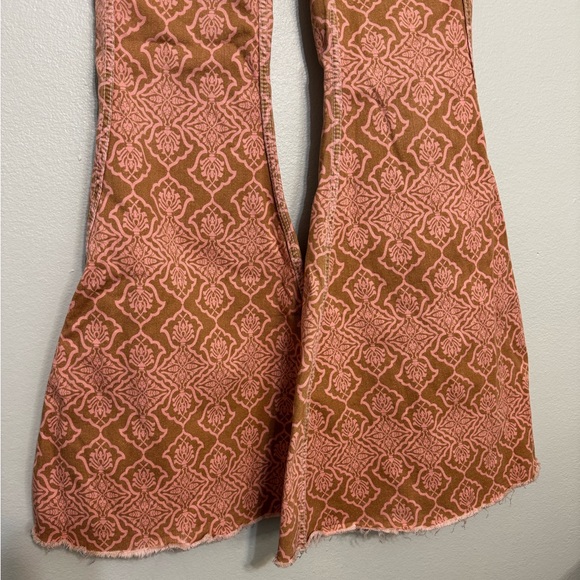 We The Free x Free People Throw It Back Reversible Flare Jeans - Pink - Picture 4 of 10